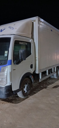 camion-renault-maxity-2013-el-oued-algerie