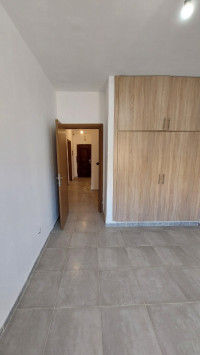 appartement-location-f3-alger-mahelma-algerie