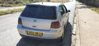 moyenne-berline-volkswagen-golf-4-2000-mila-algerie