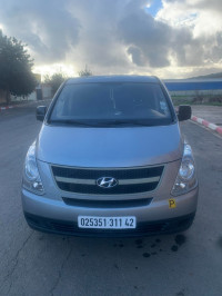 utilitaire-hyundai-h1-2011-vitre-6-places-tipaza-algerie