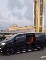 location-de-vehicules-van-vip-avec-chauffeur-hydra-alger-algerie