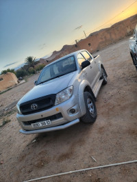 voitures-toyota-hilux-2009-kheneg-laghouat-algerie