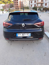 voitures-renault-clio-5-2021-intens-collo-skikda-algerie