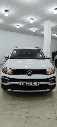cars-volkswagen-t-cross-2023-life-blida-algeria