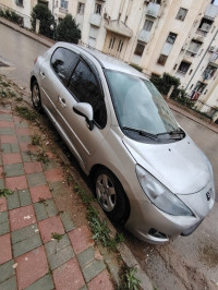 voitures-peugeot-207-2010-gue-de-constantine-alger-algerie