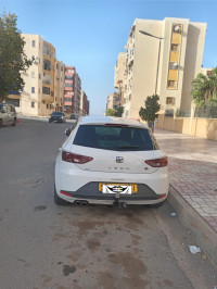 voitures-seat-leon-2013-fr-saida-algerie