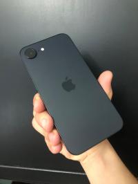 هواتف-ذكية-apple-i-phone-16e-سعيدة-الجزائر