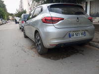 voitures-renault-clio-5-2022-evolution-skikda-algerie