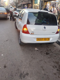 voitures-renault-clio-campus-2013-oran-algerie