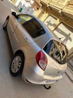 voitures-renault-clio-3-2011-night-and-day-alger-centre-algerie