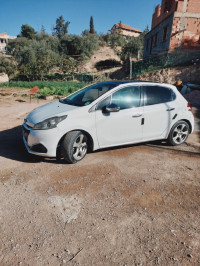 voitures-peugeot-208-2015-allure-ait-rzine-bejaia-algerie