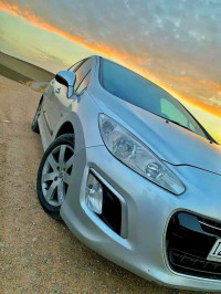 voitures-peugeot-308-2010-active-tadjena-chlef-algerie