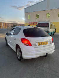 voitures-peugeot-207-2013-allure-biskra-algerie