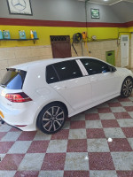 moyenne-berline-volkswagen-golf-7-2016-r-oued-rhiou-relizane-algerie