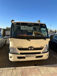 camion-hino-2013-tamanrasset-algerie