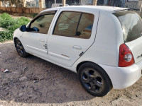 voitures-renault-clio-campus-2012-extreme-baraki-alger-algerie