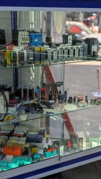 Vente pièces électrique industrielle ABB SCHNEIDER SIEMENS FINDER TÉLÉMÉCANIQUE 
