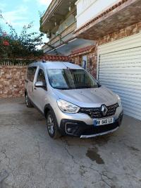 voitures-renault-kangoo-2024-vitrine-khemis-el-khechna-boumerdes-algerie