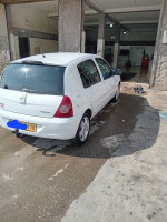 voitures-renault-clio-campus-2014-bye-reghaia-alger-algerie