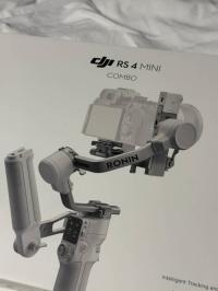 DJI RS 4 Mini Combo thumbnail 3