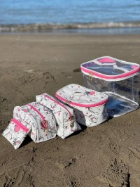 Sac de toilette 5 piéces avec lotifs blanc et rose