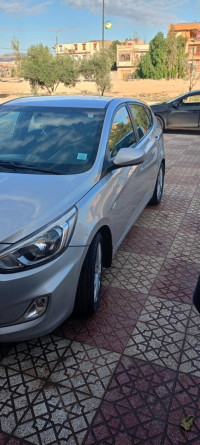 voitures-hyundai-accent-rb-4-portes-2017-remchi-tlemcen-algerie