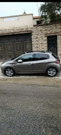 سيارات-peugeot-208-2015-allure-facelift-تيزي-وزو-الجزائر