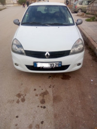 voitures-renault-clio-campus-2013-skikda-algerie