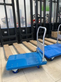 Chariot à plateforme en plastique