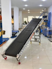 صناعة-و-تصنيع-convoyeur-a-bande-motorise-incline-et-pliable-الرغاية-بئر-الجير-الجزائر
