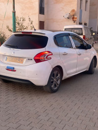 voitures-peugeot-208-2014-allure-kolea-tipaza-algerie