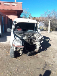 voitures-renault-kangoo-1999-accidente-sans-moteur-berhoum-msila-algerie