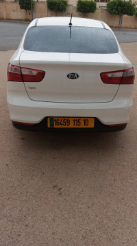 voitures-kia-rio-5-portes-2015-bouira-algerie