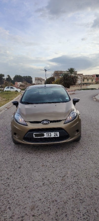 voitures-ford-fiesta-2013-guelma-algerie