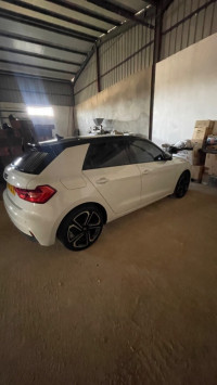 voitures-audi-a1-2022-s-line-bouira-algerie