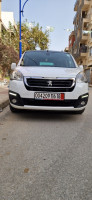 voitures-citroen-berlingo-multispace-2016-feel-xtr-restyle-jijel-algerie