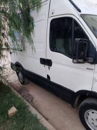 fourgon-s11-iveco-2000-larbaa-blida-algerie