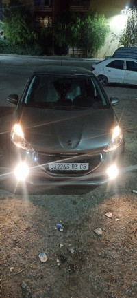 voitures-peugeot-208-2013-allure-merouana-batna-algerie