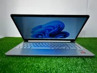 HP 15 RYZEN 7 4700U 8GB RAM 512 GB SSD
