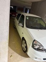 voitures-renault-clio-campus-2013-extreme-hassi-rmel-laghouat-algerie