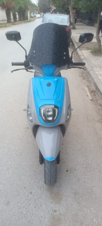 motos-et-scooters-vms-estate-x-2023-taher-jijel-algerie