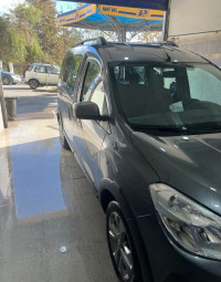 voitures-renault-kangoo-2024-hydra-alger-algerie