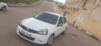 voitures-renault-clio-campus-2012-bye-blida-algerie