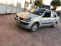 voitures-renault-clio-classique-2002-les-eucalyptus-alger-algerie