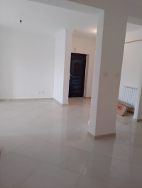 appartement-location-f2-alger-mahelma-algerie