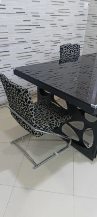 table طاولة