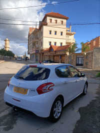 voitures-peugeot-208-2014-active-khemis-el-khechna-boumerdes-algerie