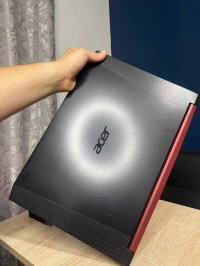 ACER NITRO 5 - FHD 144Hz (15,6") - i7-9750H - GTX 1650 - 512 SSD - 16GB RAM 