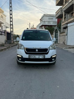 voitures-peugeot-partner-2017-tepee-oued-zenati-guelma-algerie