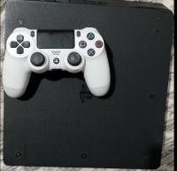 أجهزة-ألعاب-الفيديو-playstation-4-slim-1-tb-mannete-original-fifa-24-etat-9-sur-10-باتنة-الجزائر